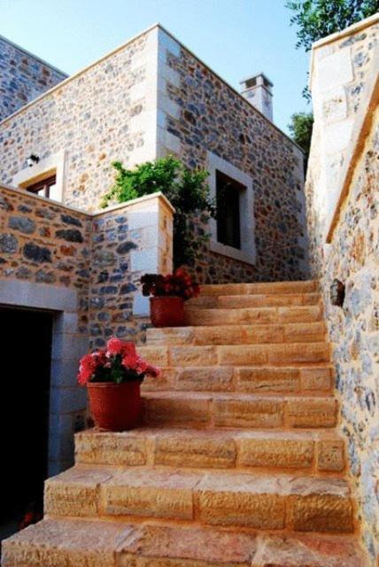 Litiniana Villas トリオペトラ エクステリア 写真