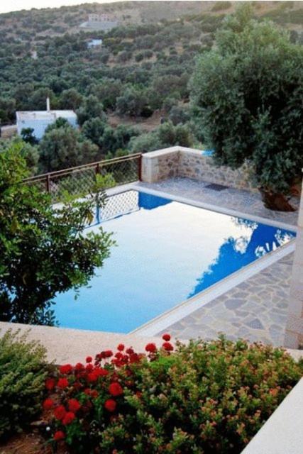 Litiniana Villas トリオペトラ エクステリア 写真