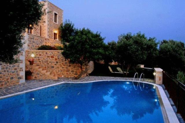 Litiniana Villas トリオペトラ エクステリア 写真