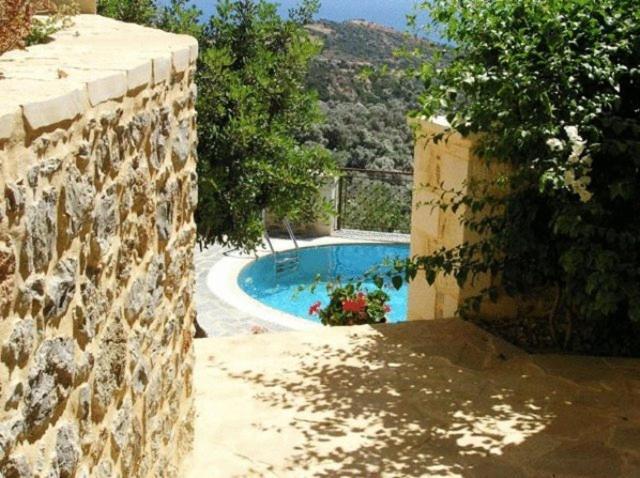 Litiniana Villas トリオペトラ エクステリア 写真